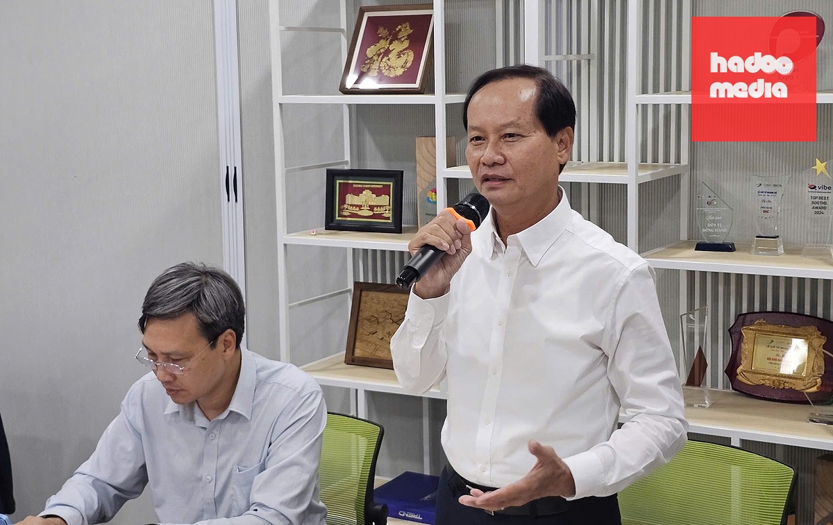 Ông Phùng Quốc Mẫn, Chủ tịch Hội Mỹ nghệ và Chế biến gỗ TP.HCM (HAWA), tại tọa đàm ngày 10-6 - Ảnh: TRƯƠNG LINH