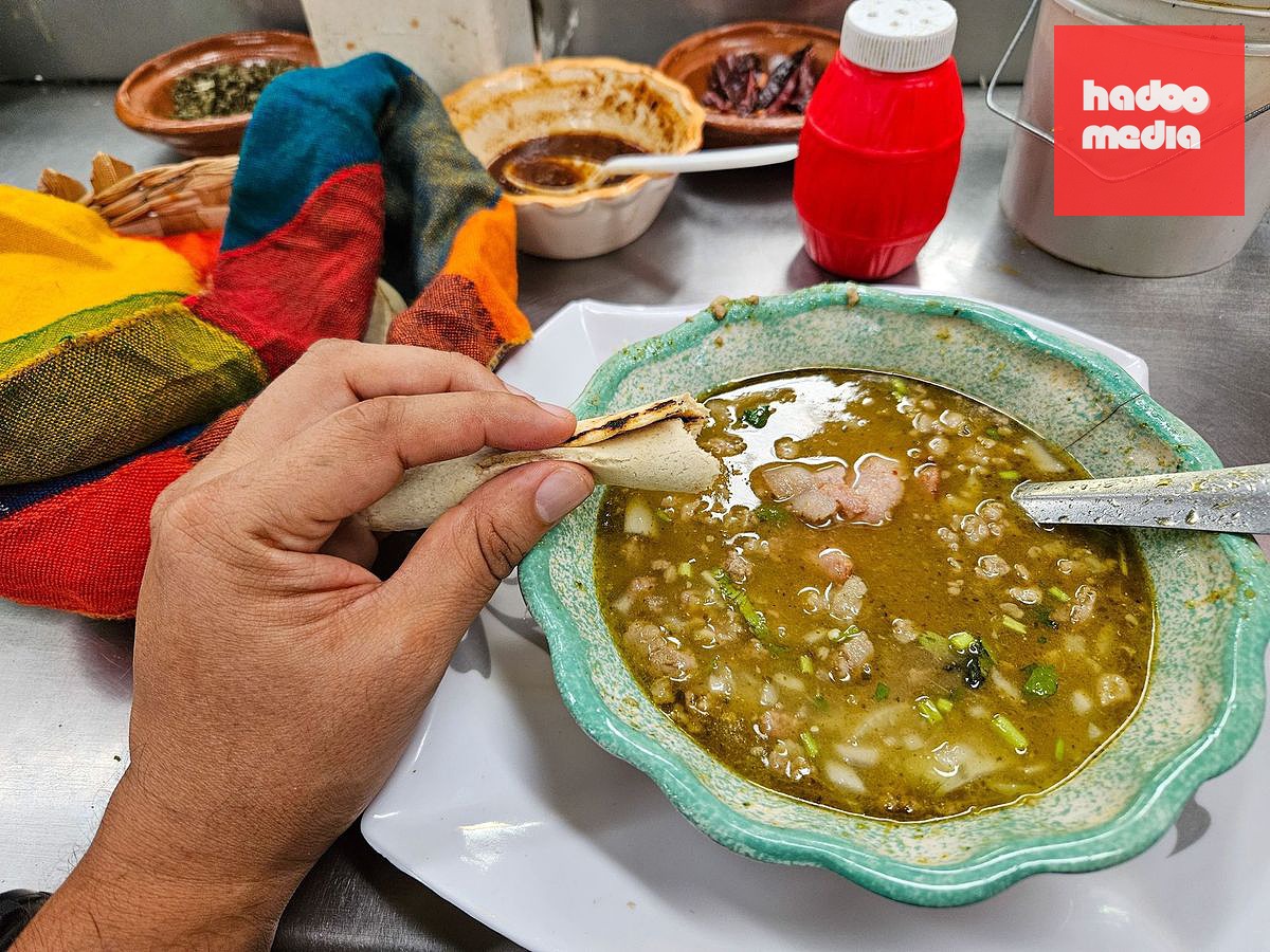 Carne en su jugo, tedy doslova: „maso ve vlastní šťávě“