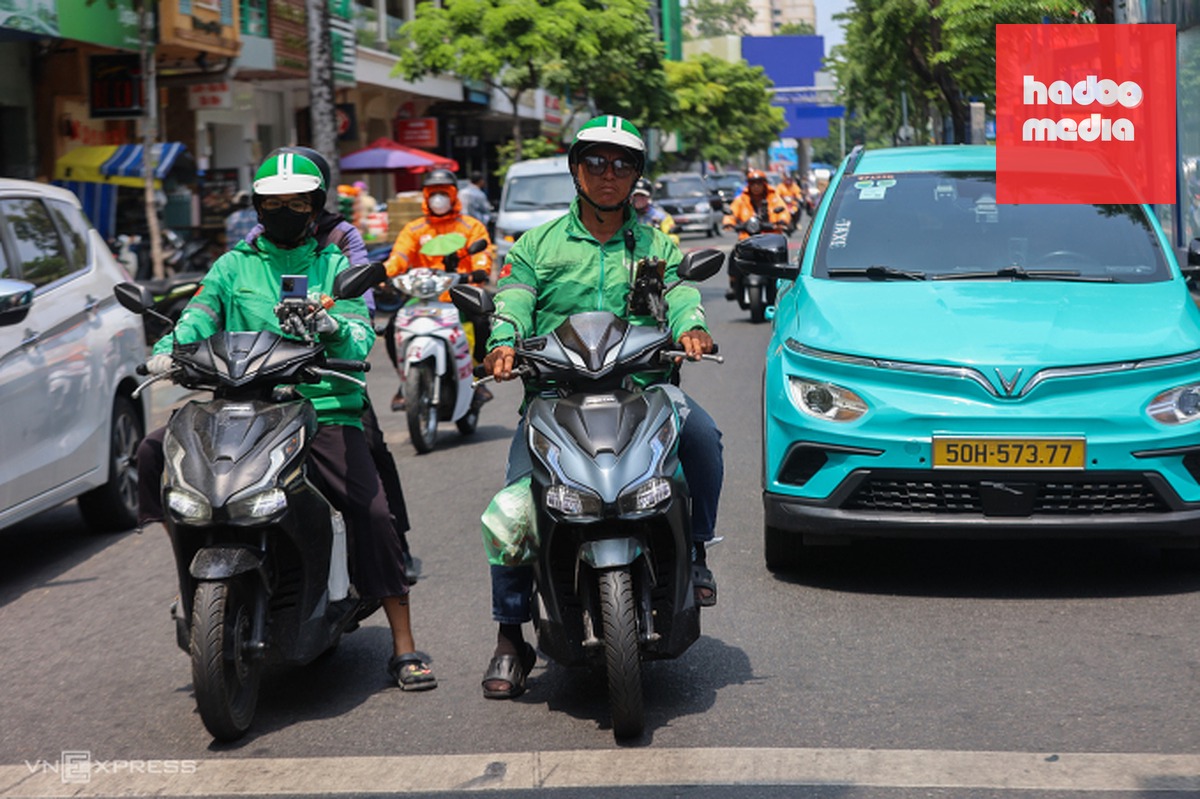 Xe ôm, taxi công nghệ ở TP HCM, tháng 4/2026. Ảnh: Quỳnh Trần