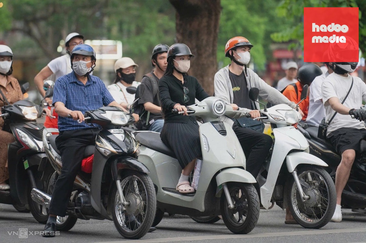 Thành phố Hà Nội dự kiến chỉ hỗ trợ chuyển đổi xe máy xăng sang xe máy điện đối với hộ nghèo. Ảnh: Hoàng Giang