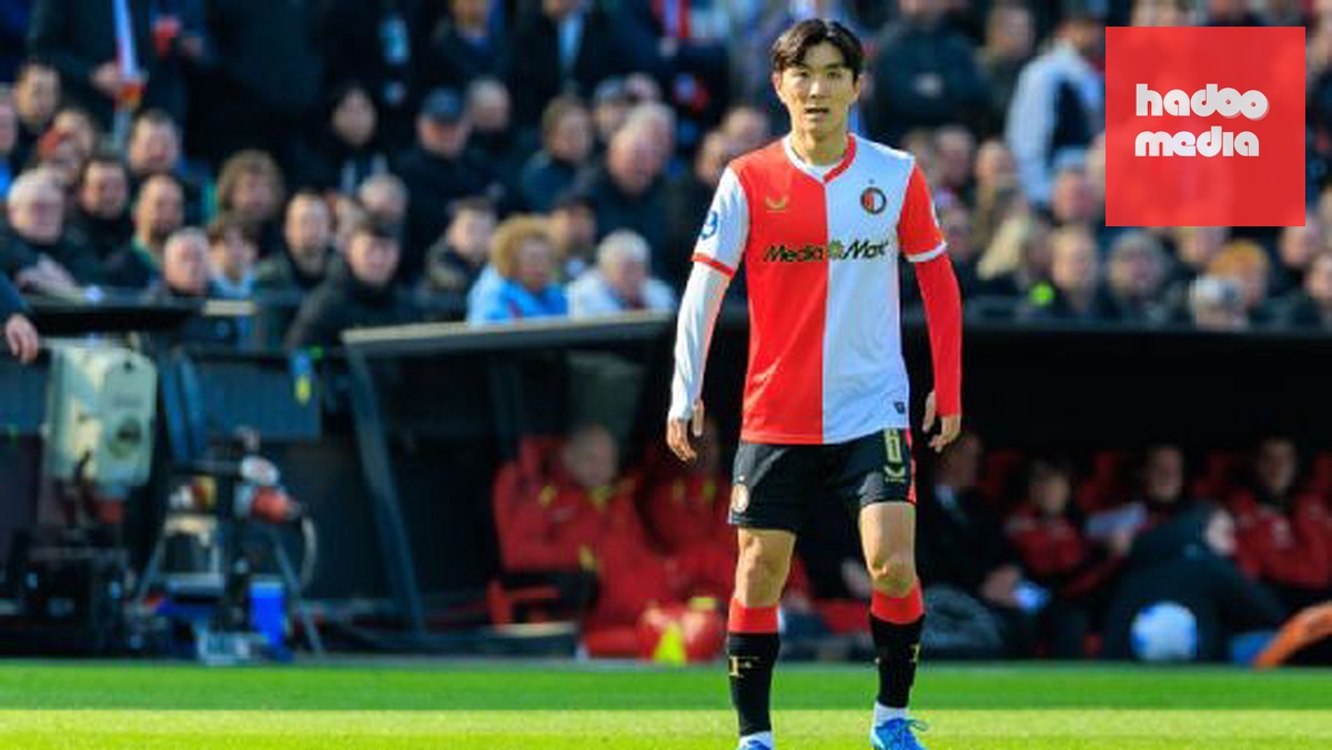 Hwang In-Beom trong màu áo Feyenoord.