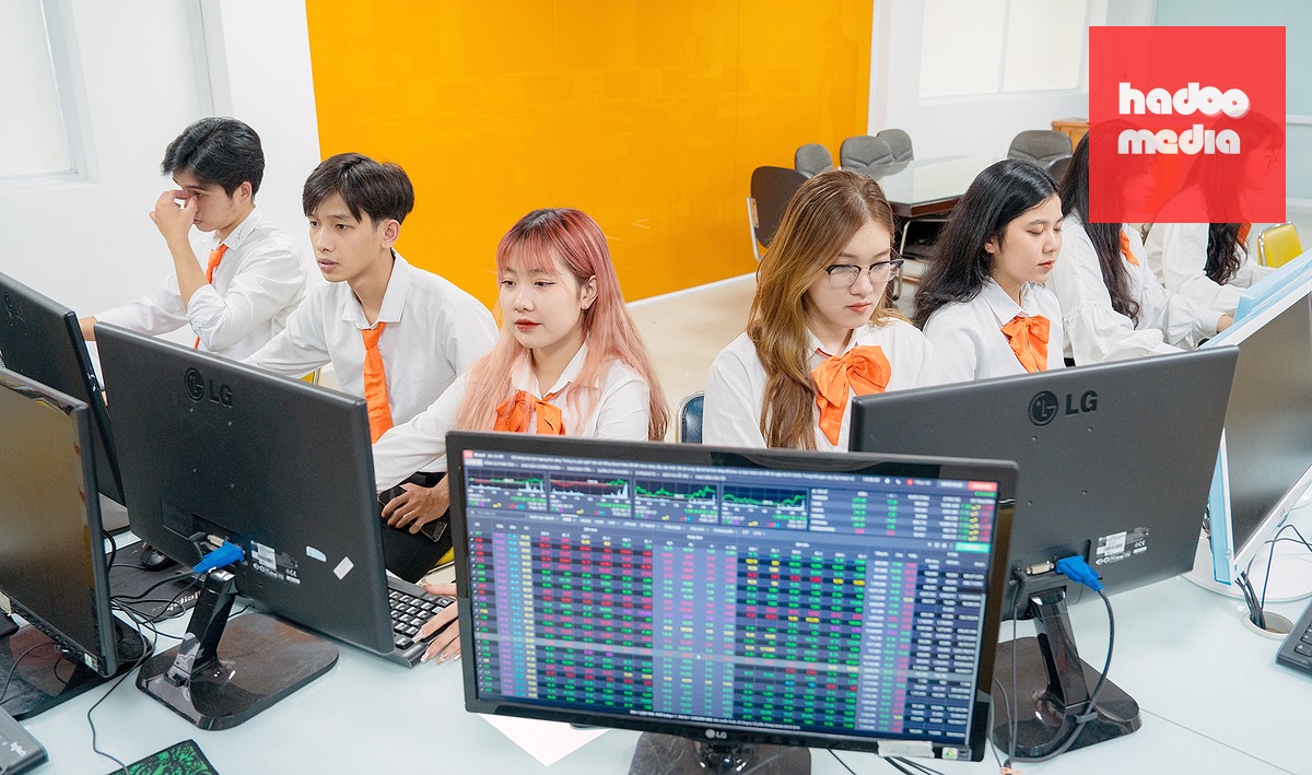 Tính đến 3-6, TP.HCM đã duyệt xác thực tài khoản cho 407 doanh nghiệp, duyệt 419 vị trí tuyển dụng với tổng số nhu cầu tuyển dụng là 6.011 người, số người lao động tham gia là 83 trên sàn giao dịch việc làm quốc gia - Ảnh: TTO