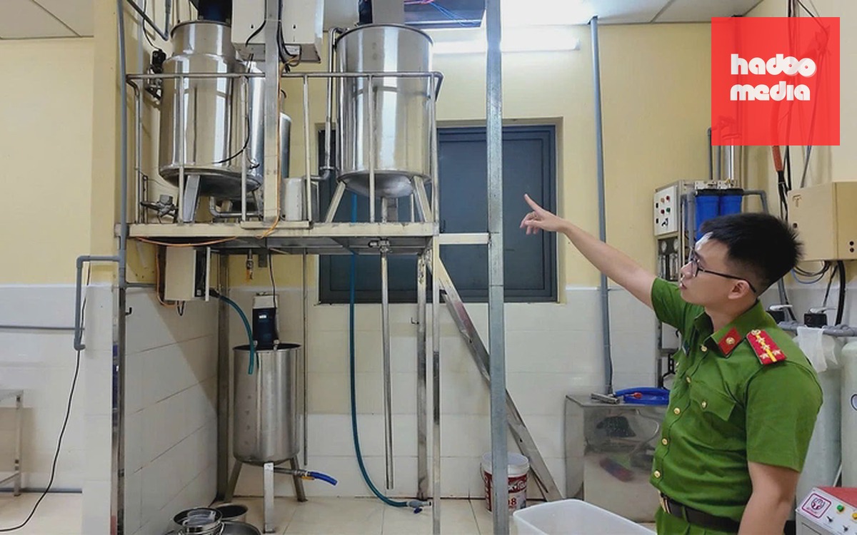 Khởi tố hai bị can sản xuất, buôn bán hơn 70.000 hũ yến chưng sẵn giả - Ảnh 2.