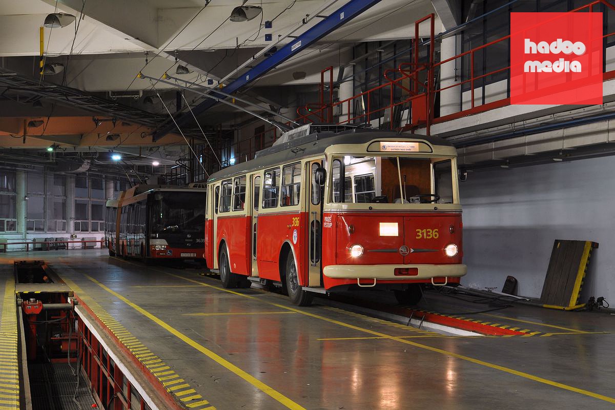Před sešrotováním zachráněný trolejbus, kterému dali v Brně nový život a který bude mít o víkendu premiéru.