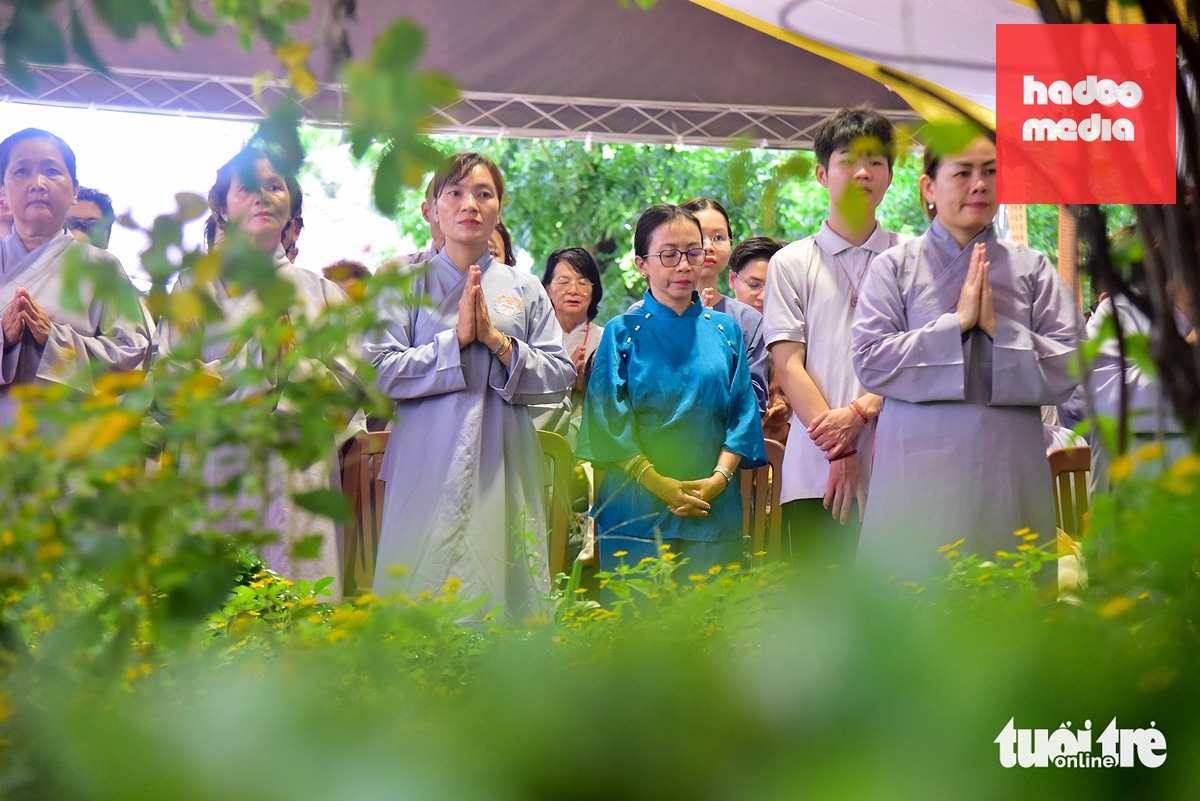 Người dân có lòng, thân nhân của các liệt sĩ, đồng bào yêu nước đã mất trong thời kỳ kháng chiến, hoặc các giai đoạn lịch sử trước đây, đều có thể tham dự