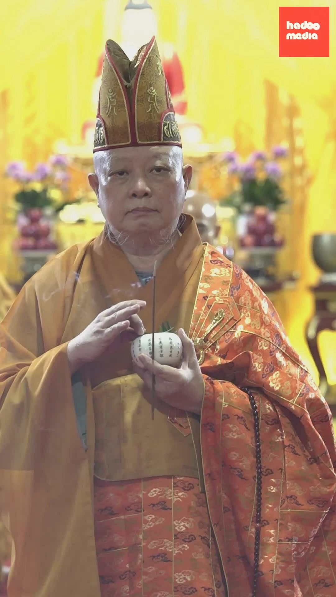 Hàng nghìn người về Công viên Lê Thị Riêng cầu siêu liệt sĩ