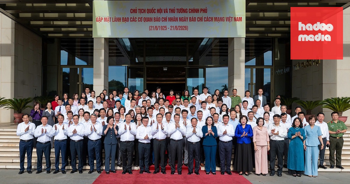 Thủ tướng Lê Minh Hưng, Chủ tịch Quốc hội Trần Thanh Mẫn và lãnh đạo các cơ quan báo chí - Ảnh: P.THẮNG