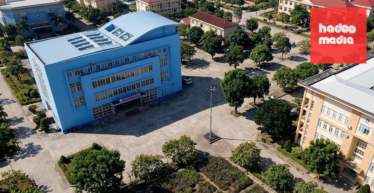 Trường đại học Quảng Bình có sẵn cơ sở vật chất và đội ngũ giảng viên trình độ cao dôi dư - Ảnh: QUỐC NAM