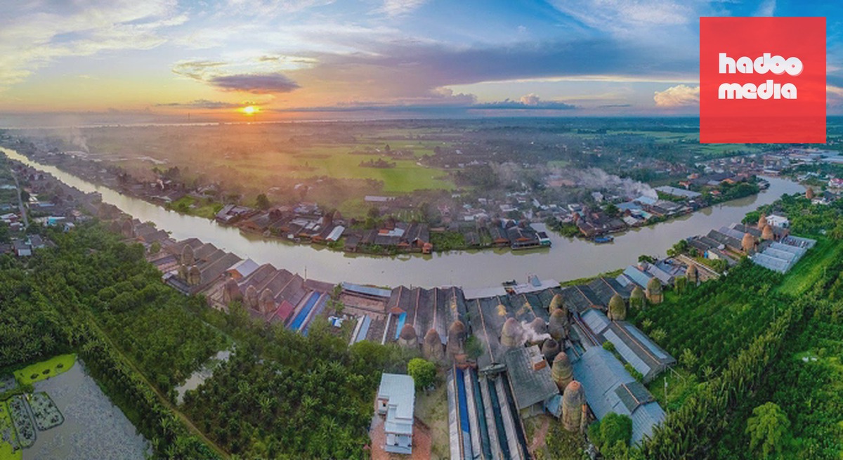 Làng nghề gạch gốm đò truyền thống cặp kênh Thầy Cai ở Vĩnh Long. Ảnh: An Bình