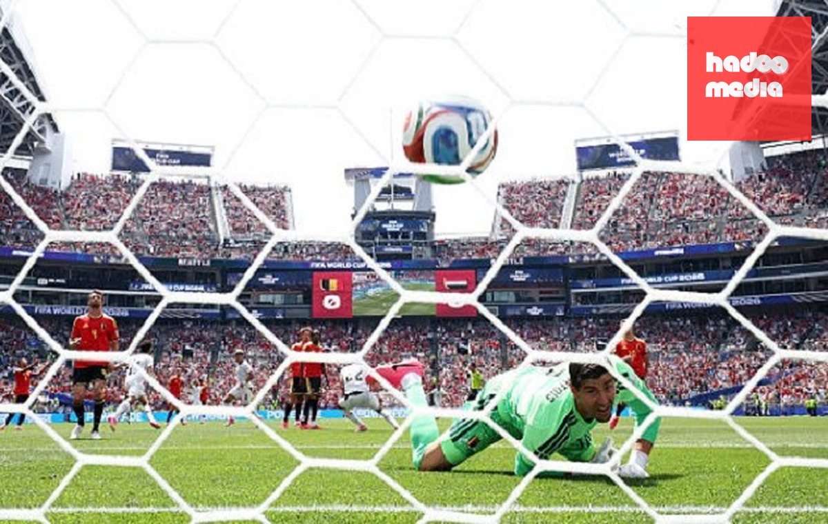 Thibaut Courtois (7.2): Có hai pha cứu thua xuất sắc nhưng bất lực trước cú sút xa của Ashour ở phút 19. 

Thomas Meunier (6.7): Dù chọn vị trí tệ tạo khoảng trống cho Ashour ghi bàn, anh đã sửa sai bằng quả tạt khó chịu buộc đối phương phản lưới nhà.

Nathan Ngoy (6.6): Suýt trả giá vì chuyền bóng vào chân Marmoush khiến đội nhà chịu một đợt phản công nguy hiểm.

Brandon Mechele (6.8): Chơi bóng khá ổn và có vài pha tắc bóng mạnh mẽ, nhưng nhìn chung chưa tạo được sự tin cậy trước hàng công cơ động của Ai Cập.

Timothy Castagne (6.2): Nhận thẻ vàng sớm từ phút 14 do kéo ngã Salah và bất ngờ khi huấn luyện viên chờ đến hiệp hai mới rút anh ra nghỉ.

Amadou Onana (6.5): Có một trận đấu mờ nhạt, hoàn toàn thất bại trong việc áp đặt thế trận khu trung tuyến và bị rút ra trước khi trận đấu trôi qua 60 phút.

Youri Tielemans (6.8): Thi đấu không hiệu quả trong hiệp một nhưng khởi sắc hơn ở hiệp hai, chính anh là người châm ngòi cho Meunier thoát xuống dẫn đến bàn thắng.

Leandro Trossard (6.9): Sở hữu pha giật gót kiến tạo cơ hội xuất sắc cho Meunier, tuy nhiên anh không duy trì được mối đe dọa tấn công mạnh mẽ như người đồng đội.

Kevin De Bruyne (6.6): Vẫn là người dễ tạo đột biến nhất với cú đá phạt trúng cột dọc. Tuy nhiên, nhìn chung màn trình diễn của anh chưa đúng như kỳ vọng khi bỏ lỡ những cơ hội ngon ăn.

Jeremy Doku (6.9): Tận dụng tốt tốc độ và khả năng rê dắt để gây lúng túng cho đối phương, nhưng kỹ năng dứt điểm vẫn gây thất vọng khi cơ hội đến.

Charles De Ketelaere (6.5): Màn trình diễn mờ nhạt khi chỉ tạo ra một cơ hội và không sút trúng đích lần nào, nguy cơ lớn phải ngồi dự bị trận tới.