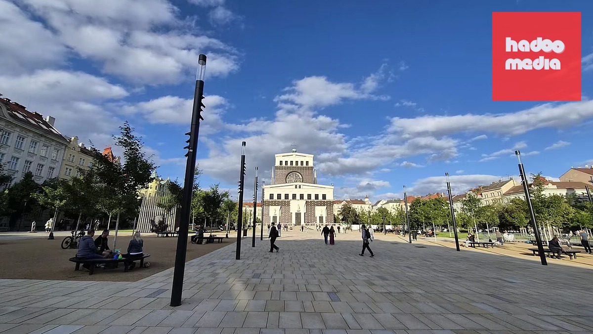 Quảng trường Jiřího z Poděbrad ở Praha chính thức mở cửa sau cải tạo lớn
