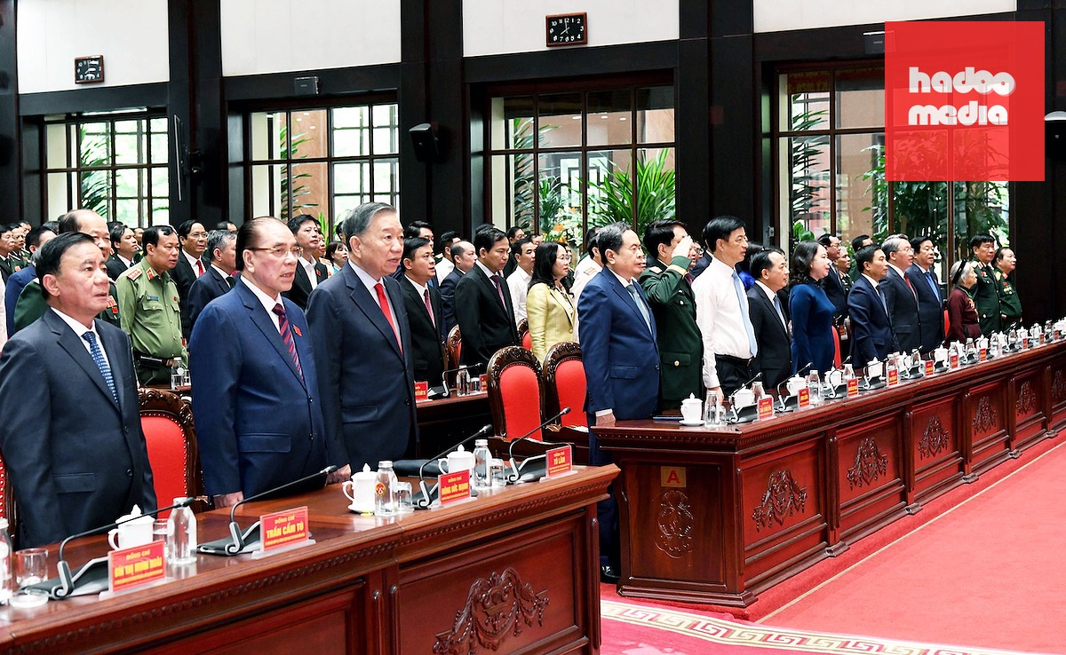Tổng Bí thư, Chủ tịch nước Tô Lâm, Chủ tịch Quốc hội Trần Thanh Mẫn và các lãnh đạo, nguyên lãnh đạo Đảng, Nhà nước dự Đại hội - Ảnh: LÂM HIỂN