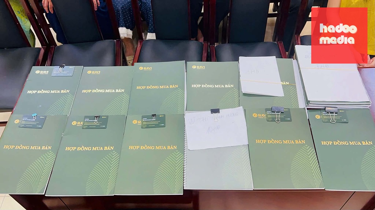 "Hợp đồng kỳ nghỉ" các nghi phạm dùng lừa khách hàng - Ảnh: Công an cung cấp