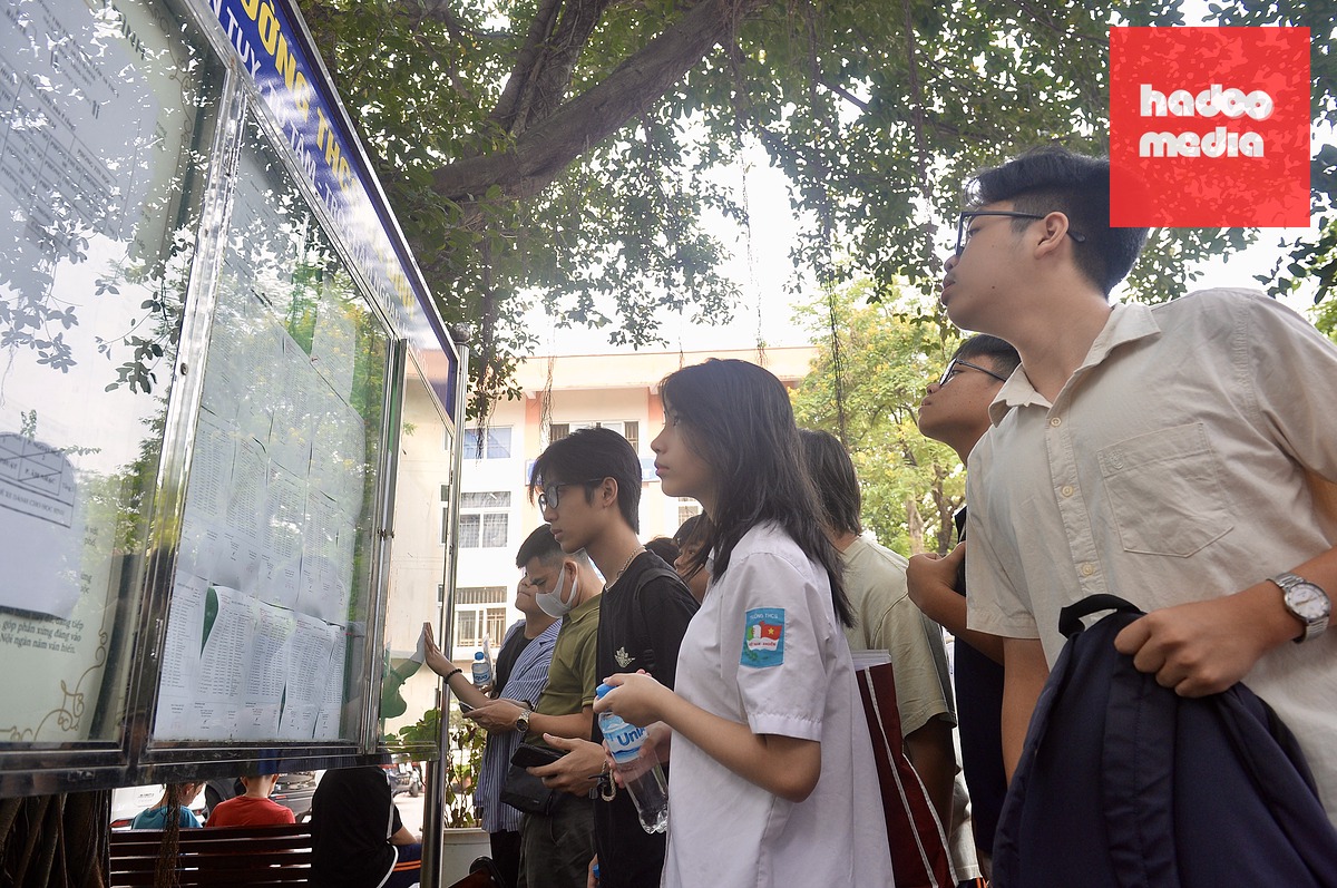 Thí sinh Hà Nội sẽ biết điểm thi tuyển sinh vào lớp 10 vào chiều tối 19-6 - Ảnh: PHÚC TÀI