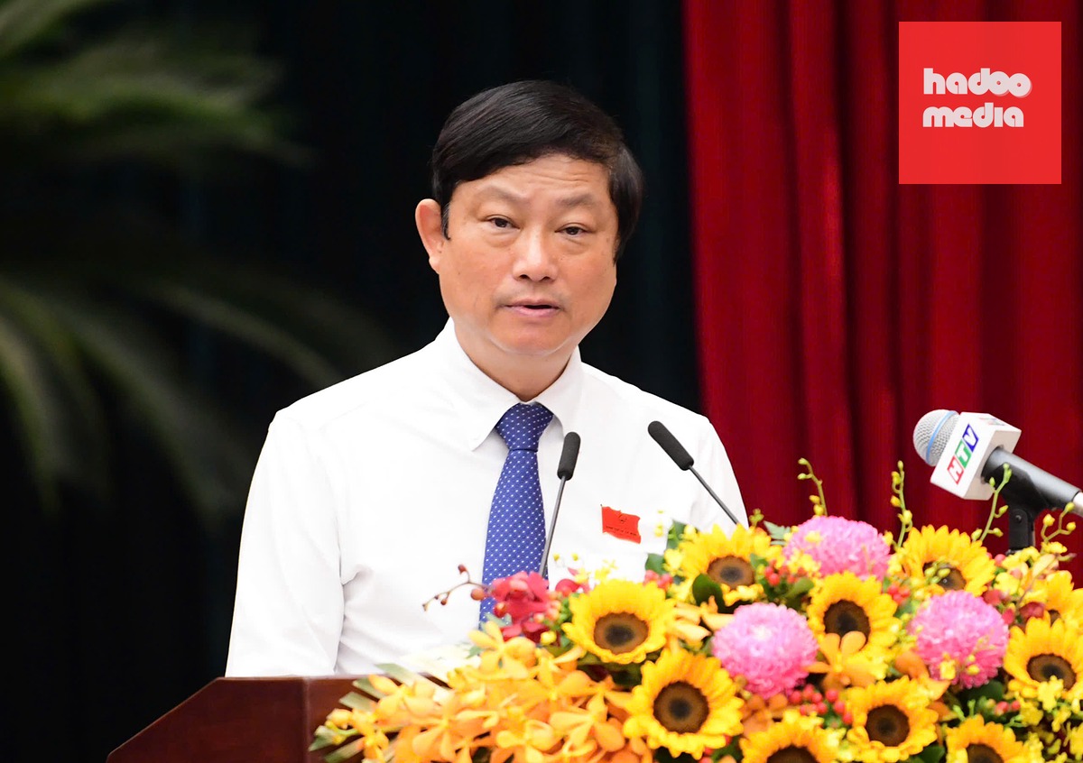 Ông Võ Văn Minh - Chủ tịch HĐND TP.HCM - phát biểu khai mạc kỳ họp - Ảnh: QUANG ĐỊNH