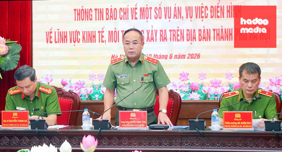 Trung tướng Nguyễn Thanh Tùng, Giám đốc Công an TP Hà Nội, phát biểu tại hội nghị - Ảnh: DANH TRỌNG
