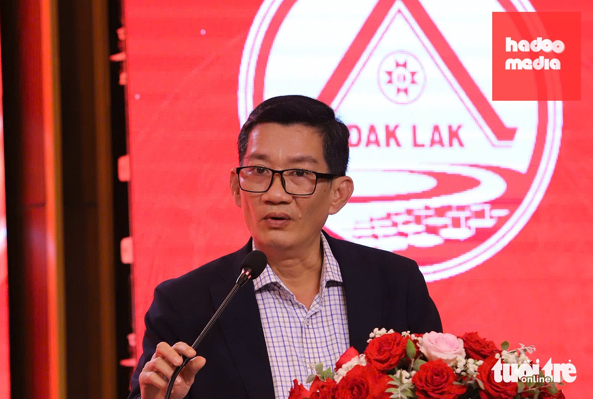 Ông Nguyễn Hoàng Phúc - Phó giám đốc Sở Tài chính tỉnh Đắk Lắk - thông tin về hội nghị công bố quy hoạch tỉnh sắp tới - Ảnh: MINH PHƯƠNG