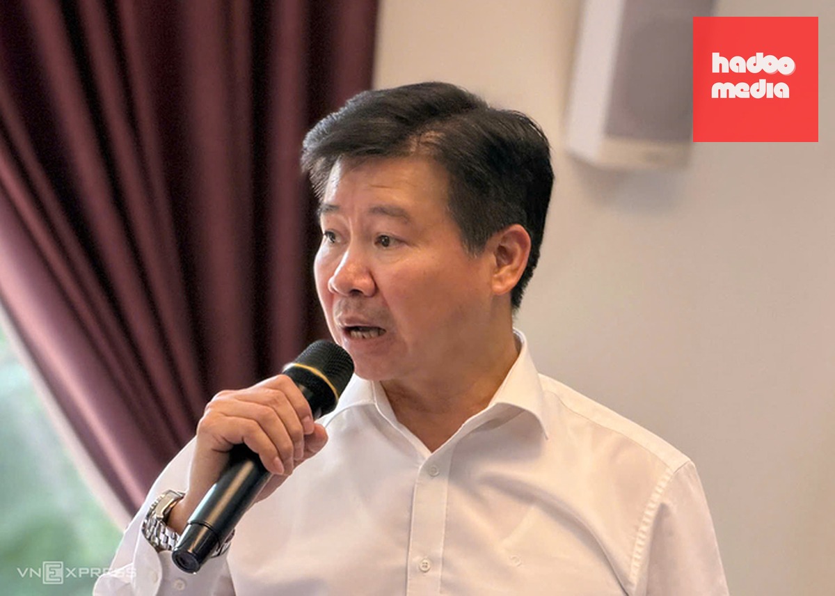 Ông Vũ Trường Giang, Cục phó Quản lý lao động ngoài nước tại họp báo chiều 19/6. Ảnh: Hồng Chiêu