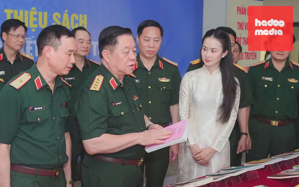 Nguyên Phó thủ tướng Thường trực Chính phủ Nguyễn Hòa Bình ra mắt sách về xây dựng Chính phủ liêm chính, kiến tạo - Ảnh 2.