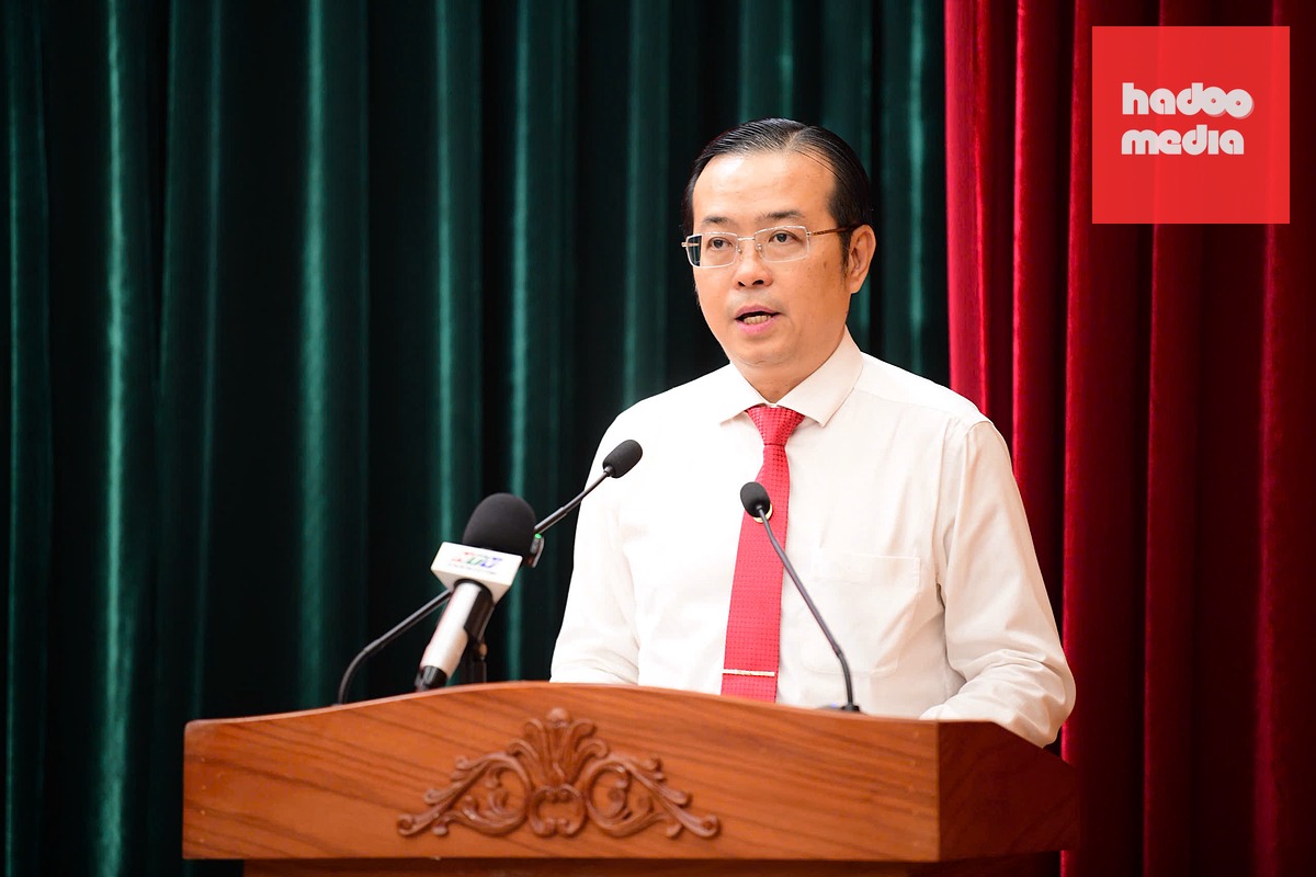 Tổng giám đốc Báo và Phát thanh, Truyền hình TP.HCM Lê Văn Minh phát biểu nhận nhiệm vụ - Ảnh: QUANG ĐỊNH