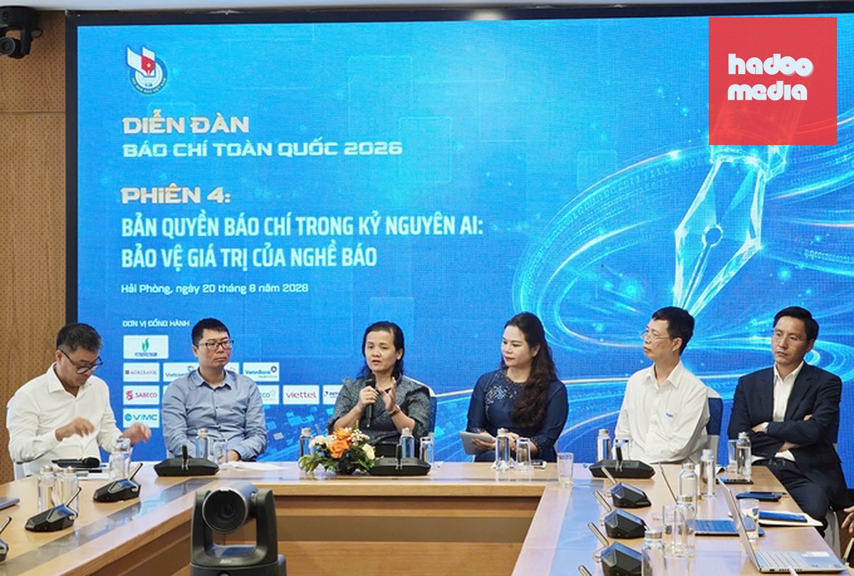 Các diễn ra bày tỏ quan điểm về việc coi AI là bạn, đối tác hay đối thủ. Ảnh: Lê Tân