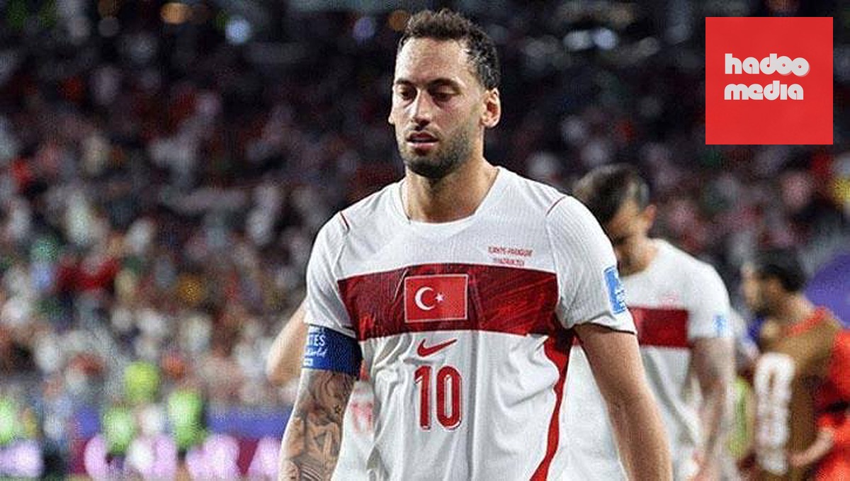 Tiền vệ trung tâm: Hakan Calhanoglu - 6,6 điểm. Đội trưởng Thổ Nhĩ Kỳ nỗ lực điều tiết lối chơi và thực hiện một số cú sút xa sở trường. Tuy nhiên, trong một ngày mà hệ thống phòng ngự đối phương chơi quá kín kẽ, Calhanoglu đã không thể làm gì hơn.