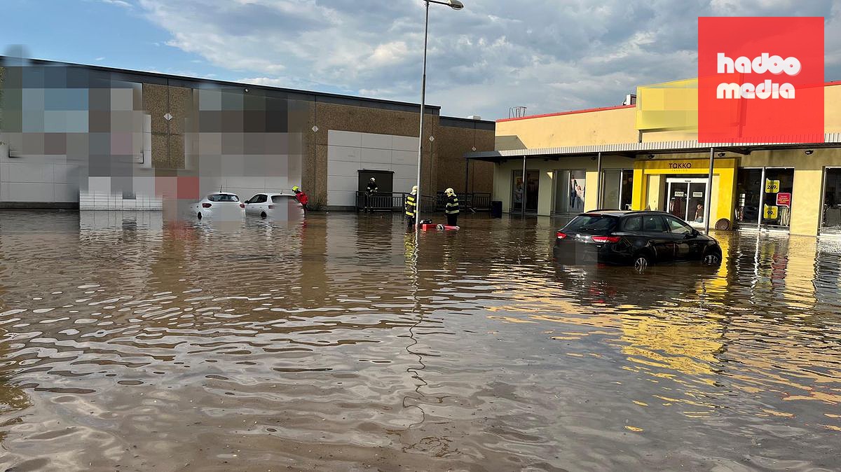 Hasiči ve Středočeském kraji řeší následky sobotních bouřek