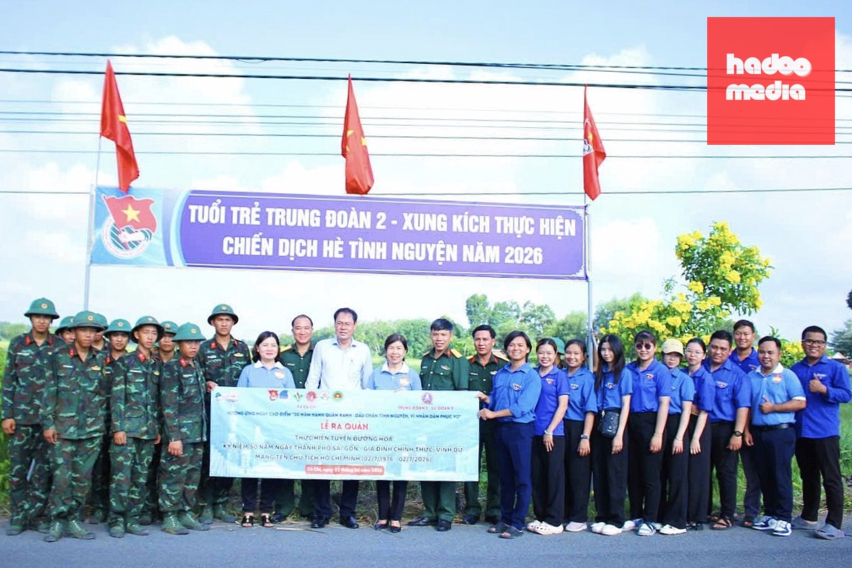 Ủy ban Mặt trận Tổ quốc Việt Nam và các tổ chức chính trị - xã hội xã Củ Chi (TP.HCM) phối hợp cùng Trung đoàn 2 - Sư đoàn 9 tổ chức lễ ra quân thực hiện công trình “Tuyến đường hoa” trên đường Trần Văn Chẩm