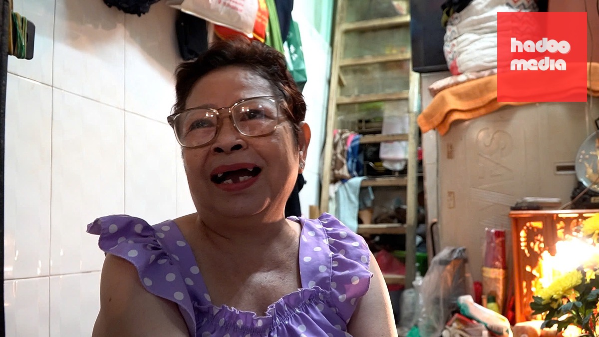 Bà Phạm Thị Giàu (cư dân chợ Gà - Gạo) cười tươi khi hay tin sẽ được bố trí tái định cư tại chỗ với nhà ở khang trang, lớn hơn, tiện nghi hơn - Ảnh: TRÍ ĐỨC