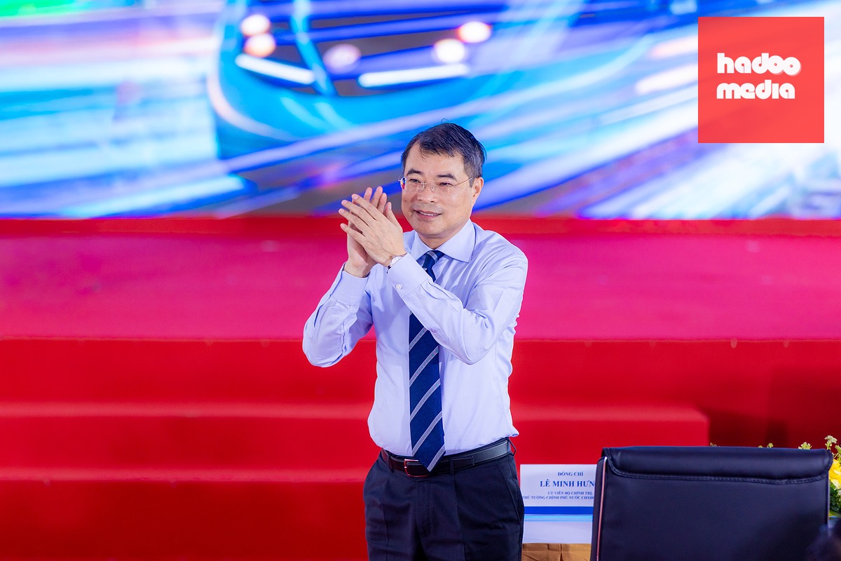 Thủ tướng Lê Minh Hưng dự lễ khởi công 5 tuyến đường sắt đô thị và 3 dự án nhà ở cho thuê tại Hà Nội - Ảnh: BTC