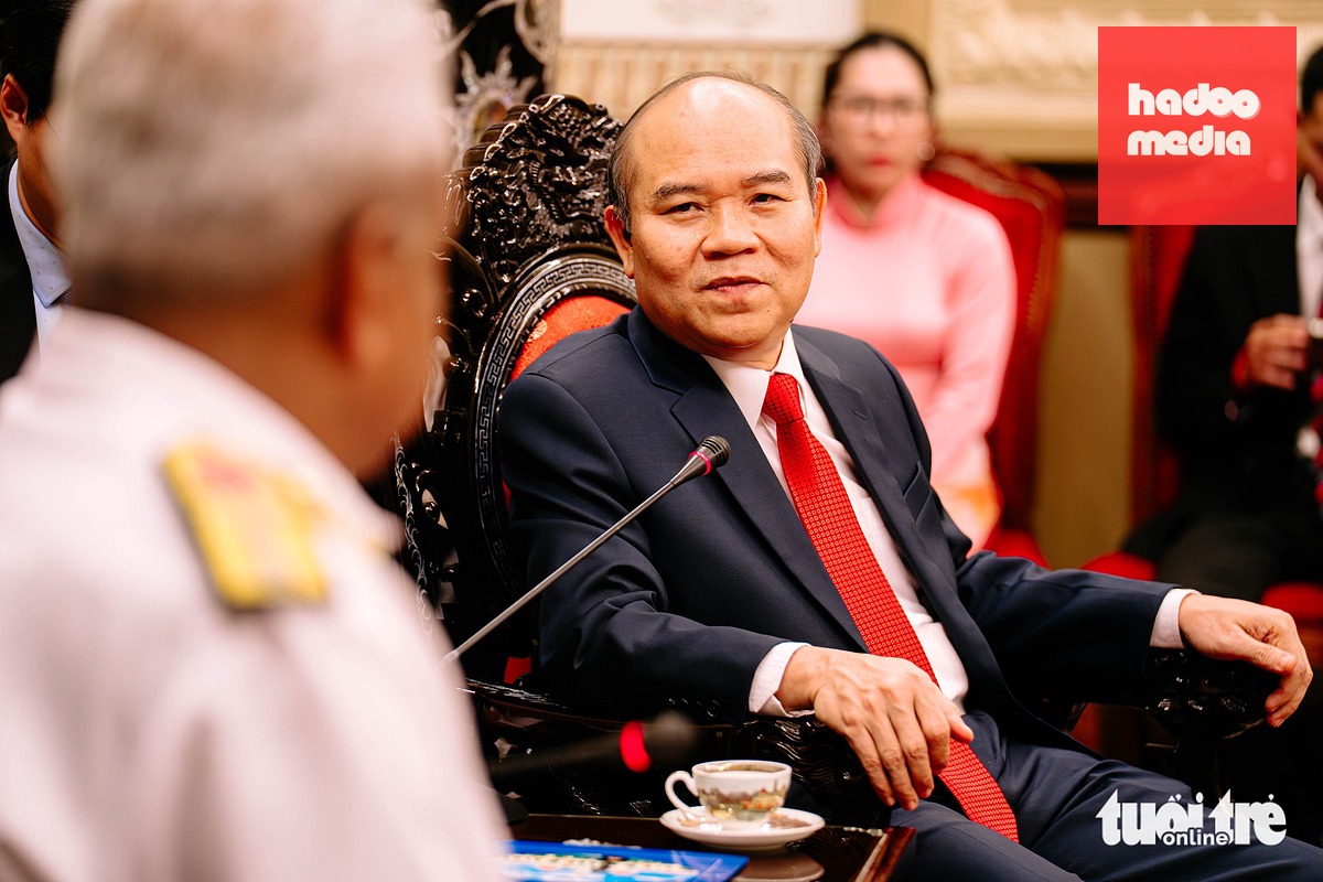 Phó chủ tịch UBND TP.HCM Trần Văn Bảy phát biểu tại buổi làm việc - Ảnh: THANH HIỆP