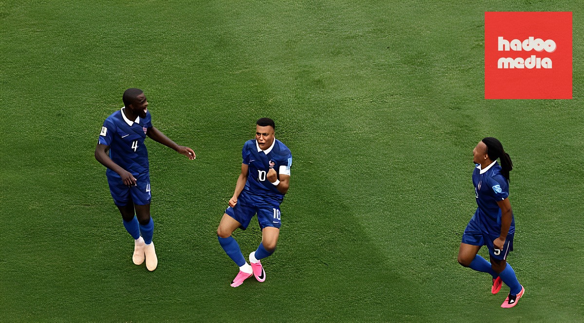 Niềm vui của Mbappe sau bàn mở tỷ số.