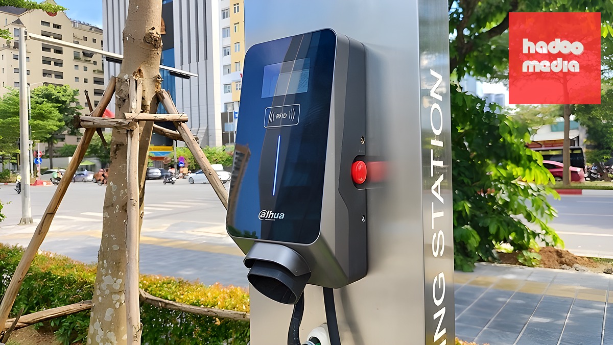 Một trạm sạc xe điện. Ảnh: Lương Dũng