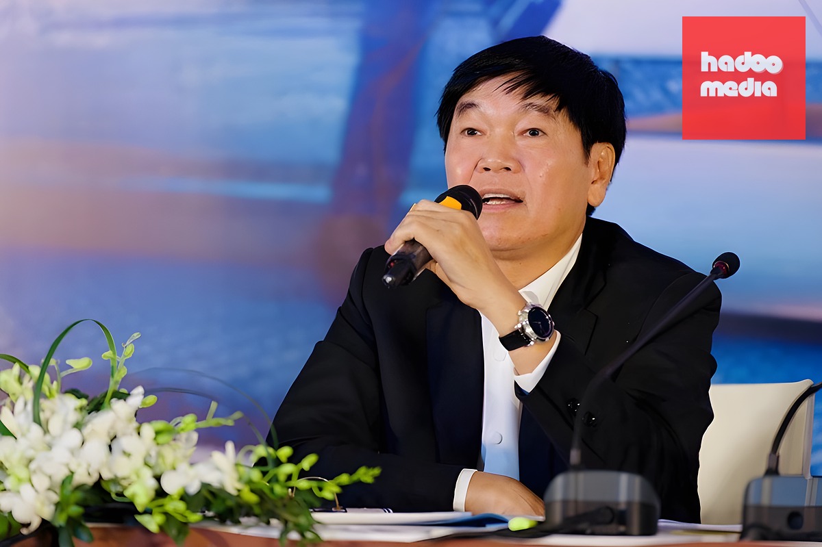 Tỉ phú Trần Đình Long trong đại hội đồng cổ đông Tập đoàn Hòa Phát - Ảnh: HPG