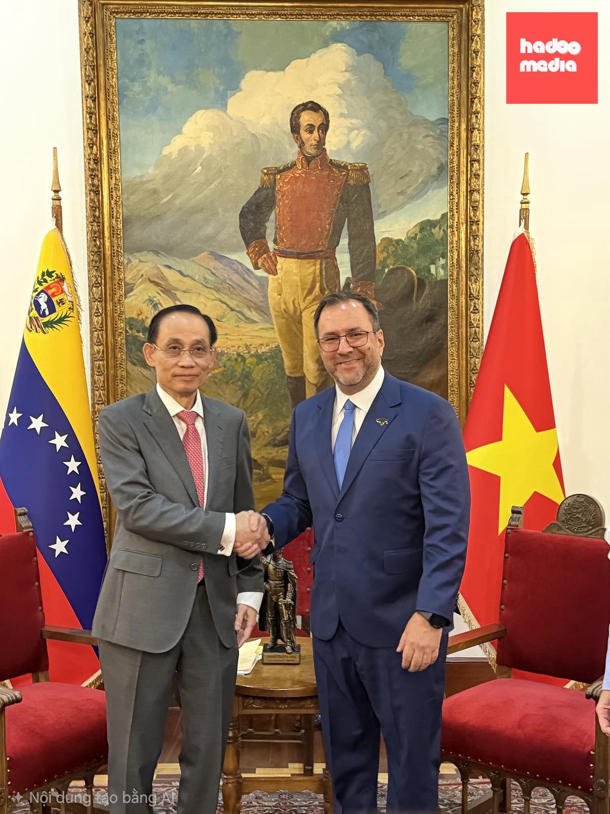Bộ trưởng Ngoại giao Lê Hoài Trung gặp Bộ trưởng Ngoại giao Venezuela Yvan Gil Pinto - Ảnh: Bộ Ngoại giao