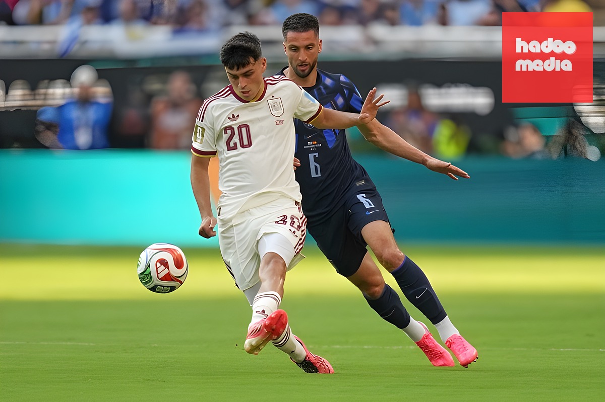 Tây Ban Nha làm chủ thế trận trước Uruguay. Ảnh: Getty Images.