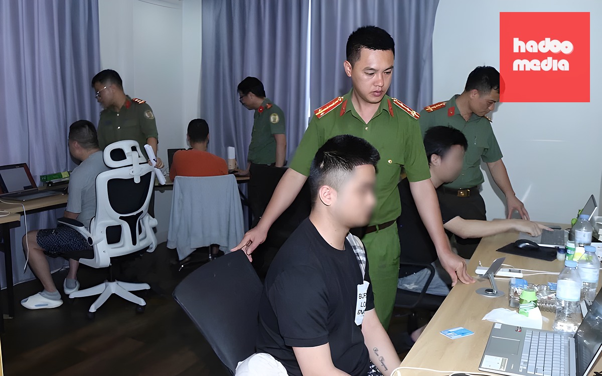 Bắt nhóm lừa đảo xuyên quốc gia do hai thanh niên cầm đầu, chiếm đoạt hơn 250 tỉ đồng - Ảnh 2.