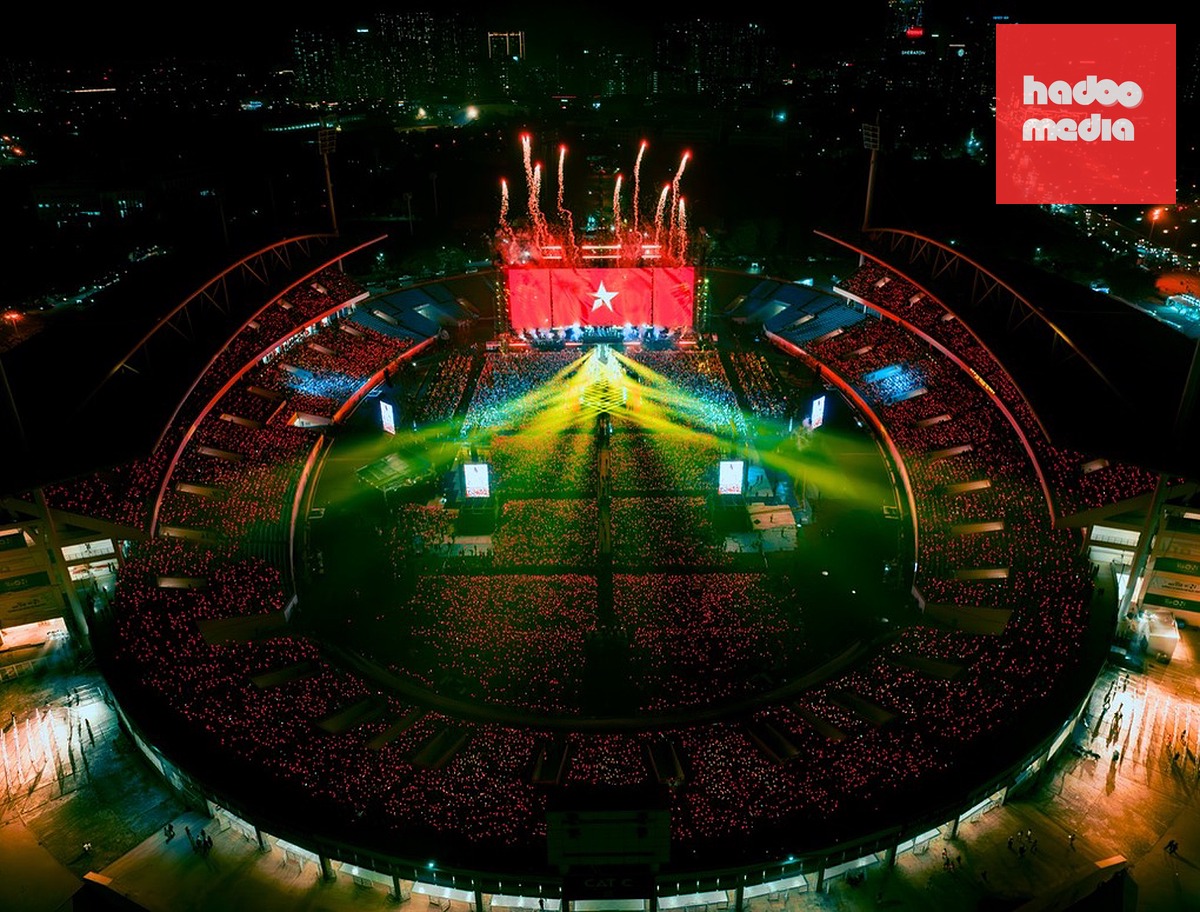 Concert của một show giải trí do DatVietVAC sản xuất và VIB tài trợ, thu hút hàng chục nghìn người tại Hà Nội. Ảnh: DatVietVAC