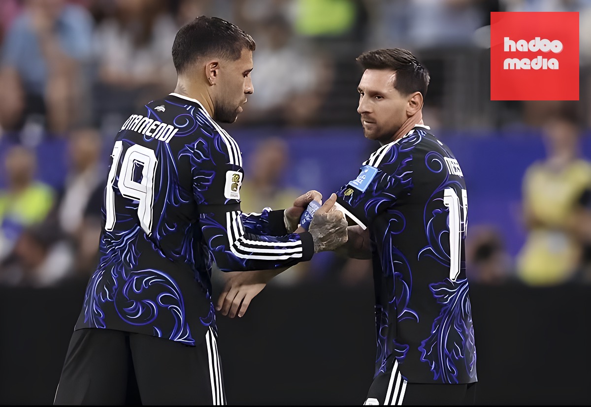 Nicolas Otamendi – 6.7 điểm. Thủ quân của Argentina có một trận đấu tròn vai về mặt chỉ huy hàng thủ. Ảnh: FIFA.