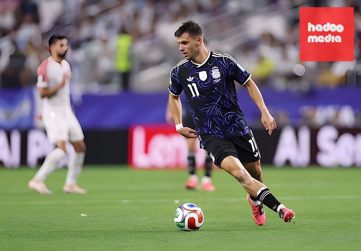 Giovani Lo Celso – 7.7 điểm. Cầu thủ được chấm điểm cao nhất trong đội hình xuất phát của Argentina. Lo Celso là người khai thông bế tắc bằng cú sút phạt trực tiếp thần sầu ở phút 19. Suốt thời gian có mặt trên sân, anh là hạt nhân trong mọi đường bóng tấn công của "Albiceleste". Ảnh: Getty Images.