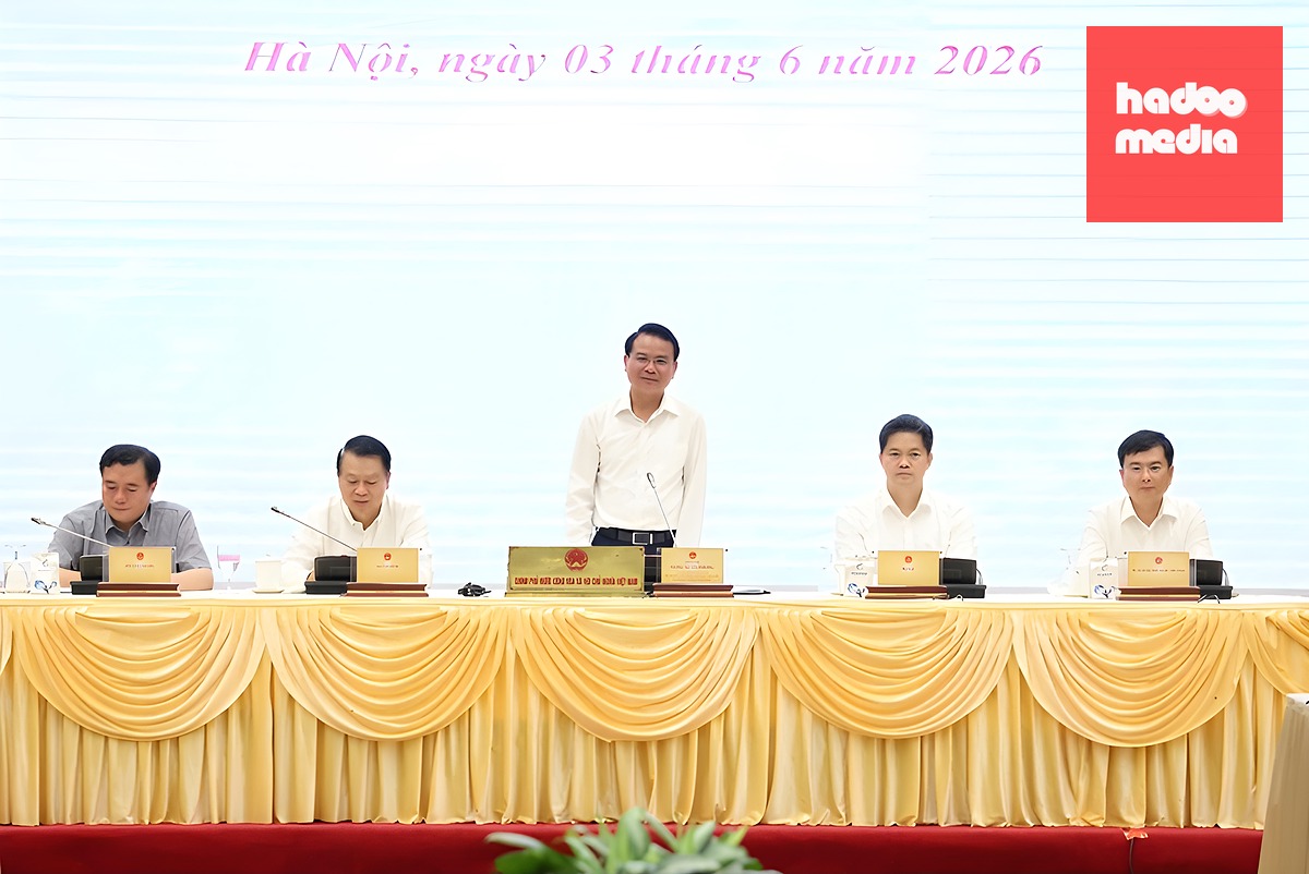 Bộ trưởng, Chủ nhiệm Văn phòng Chính phủ Đặng Xuân Phong, người phát ngôn của Chính phủ, chủ trì họp báo thường kỳ tháng 5-2026 - Ảnh: VGP/QP