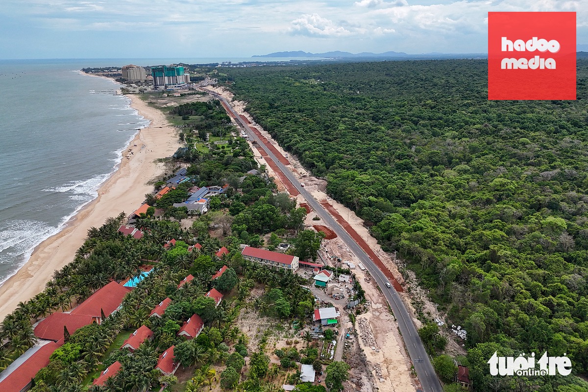 Hồ Tràm đang chờ hạ tầng giao thông kết nối để chuyển mình thành một đô thị du lịch đẳng cấp quốc tế. Nơi đây vừa có biển, vừa có rừng, được định hướng là đô thị mở, ưu tiên không gian xanh, mặt nước và các tiện ích giải trí cao cấp...