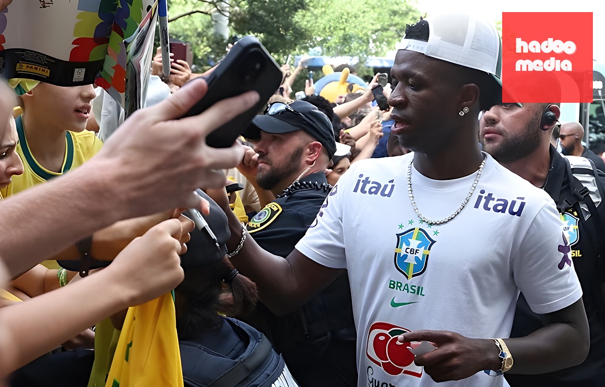 CĐV Brazil ngày càng trân trọng Vinicius. (Ảnh: Reuters)