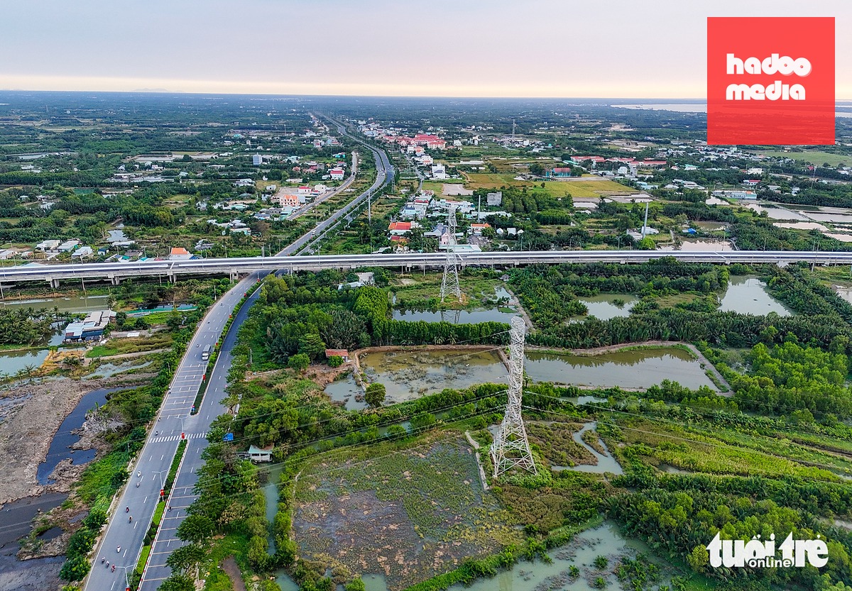 Khu vực làm nút giao đường Rừng Sác và cao tốc Bến Lức - Long Thành (hướng nhìn từ phà Bình Khánh về phía Cần Giờ) - Ảnh: CHÂU TUẤN