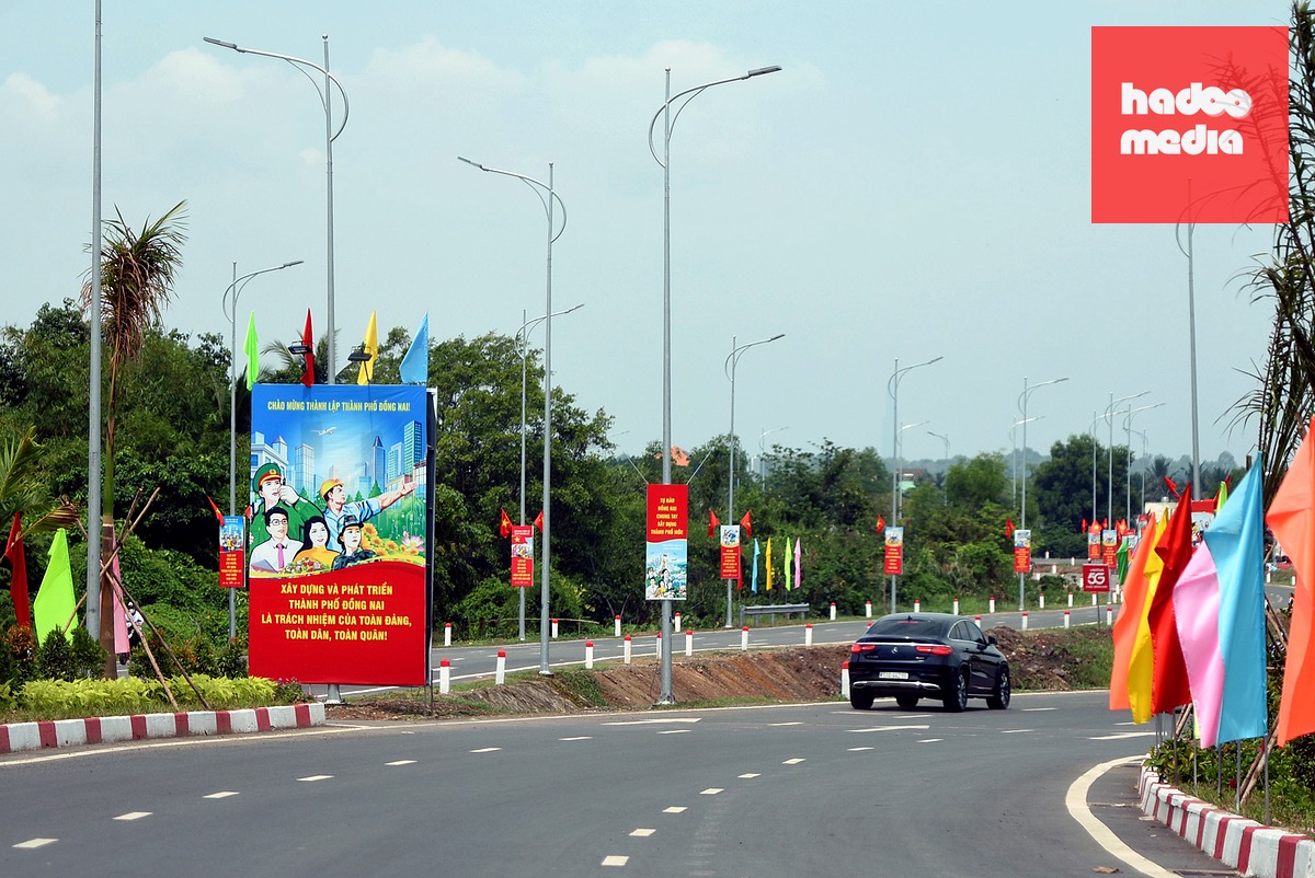 Đại lộ Nguyễn Hữu Cảnh bắt đầu từ quốc lộ 51 dọc theo Hương lộ 2 (đoạn 1) qua địa bàn phường Long Hưng - Ảnh: A LỘC