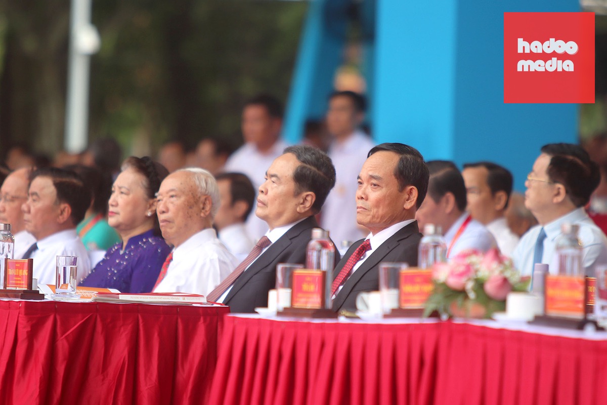 Chủ tịch Quốc hội Trần Thanh Mẫn cùng lãnh đạo, nguyên lãnh đạo Đảng, Nhà nước, TP.HCM dự lễ kỷ niệm - Ảnh: BTC