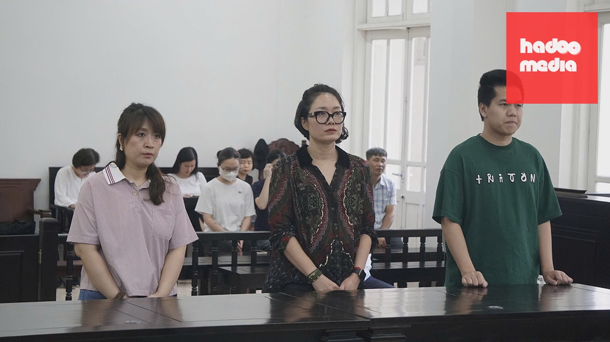 Từ trái qua: bị cáo Hường, Phương, Phú tại phiên tòa chiều nay. Ảnh: Danh Lam