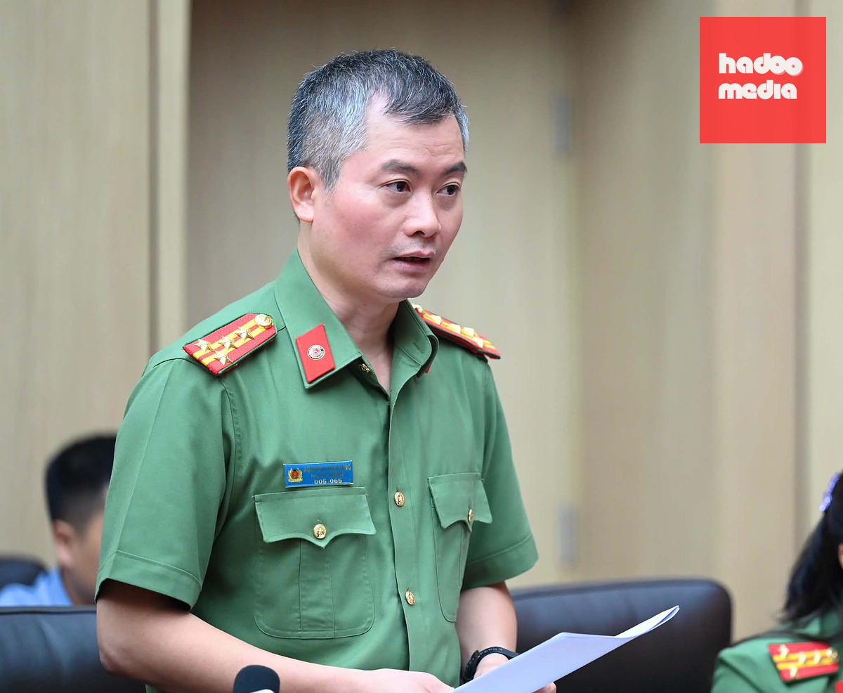 Đại tá Nguyễn Tuấn Hưng, Phó cục trưởng Cục An ninh điều tra Bộ Công an, thông tin về vụ án tiền mã hóa ONUS - Ảnh: ANH TRUNG