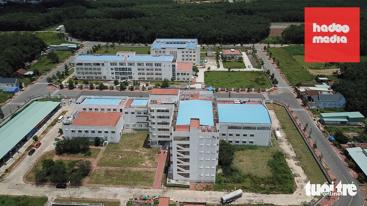 Toàn cảnh hai bệnh viện đóng tại khu phố Phú Chánh, phường Bình Dương, TP.HCM (gồm Bệnh viện chuyên khoa Tâm thần Bình Dương, nay là Bệnh viện Tâm thần TP.HCM cơ sở 4 và Bệnh viện chuyên khoa Lao và Bệnh phổi Bình Dương) được đầu tư hàng trăm tỉ đồng chụp vào tháng 10-2025  - Ảnh: BÁ SƠN