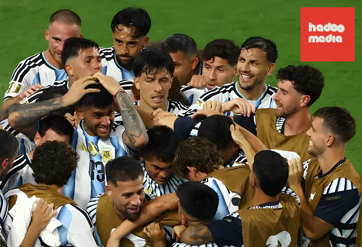 Các cầu thủ Argentina ăn mừng bàn thắng thứ 3. Ảnh: Getty Images.